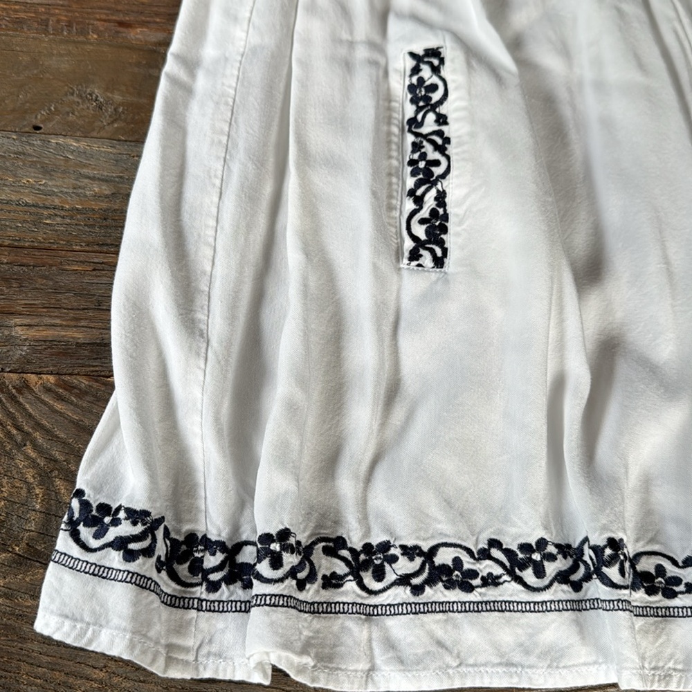 BB Dakota white embroidered mini dress cover-up EUC size small - Picture 6 of 10